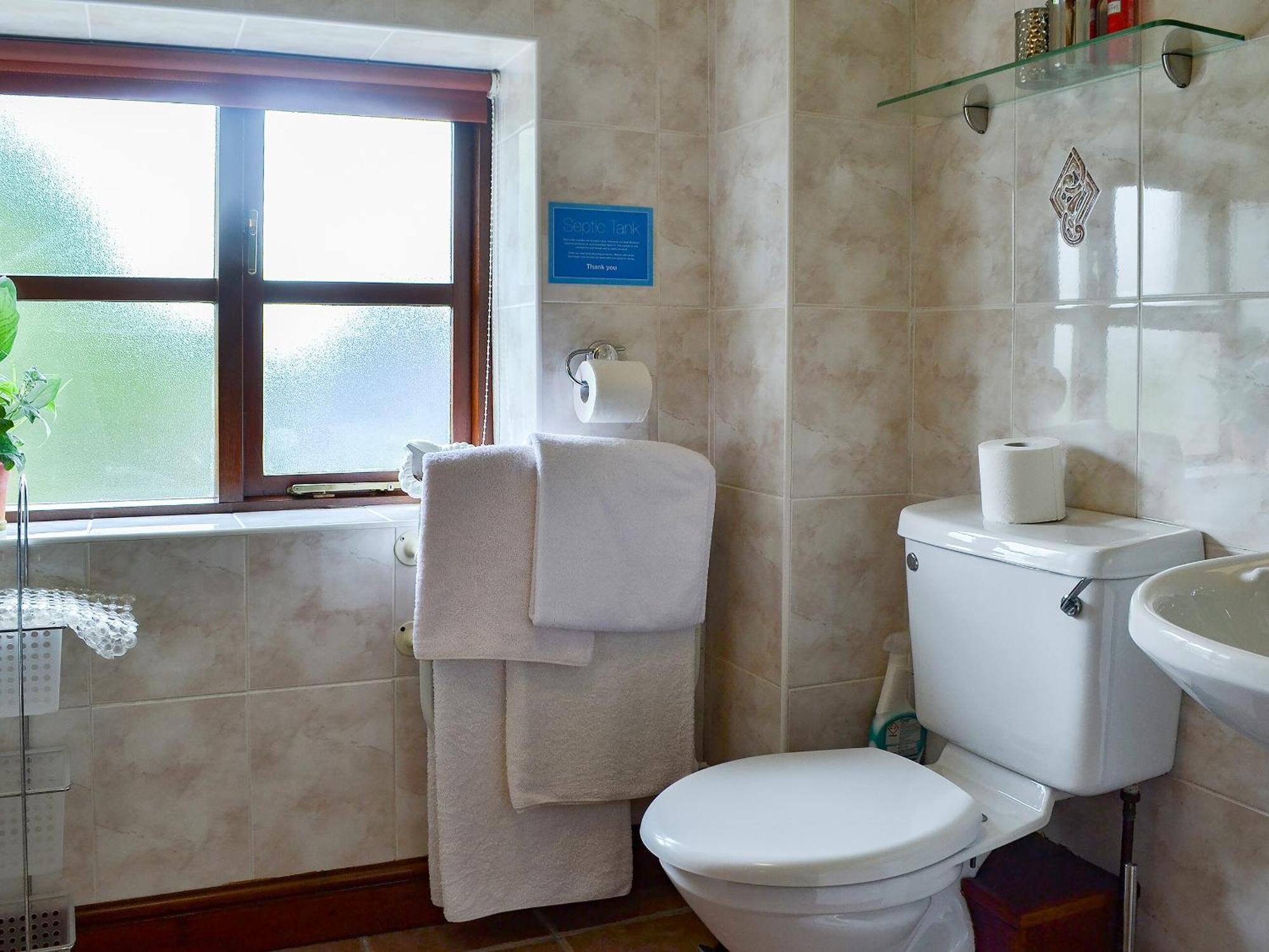 Llofft Yr Yd - 16984 Villa Brynsiencyn Bagian luar foto